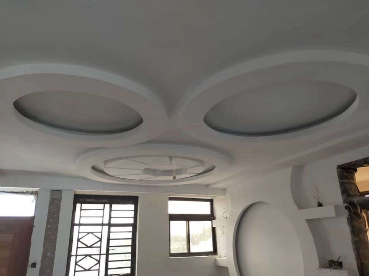 Gypsum board ceiling installation with smooth finish